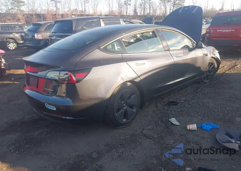 2021 Tesla Model 3 Long Range Dual Motor All-Wheel Drive z USA, uszkodzony, nr VIN 5YJ3E1EB3MF861971